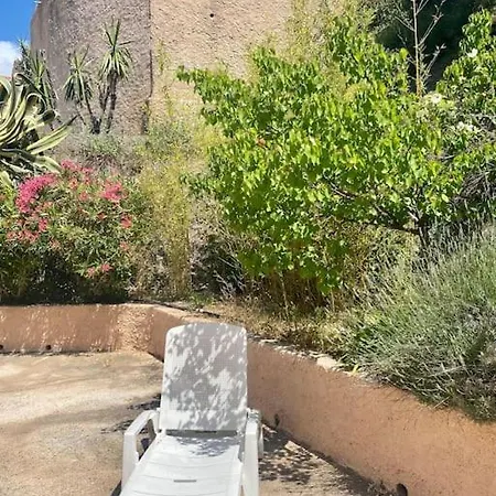 Avec Vue Sur Chateau Et Piscine Privee Lägenhet