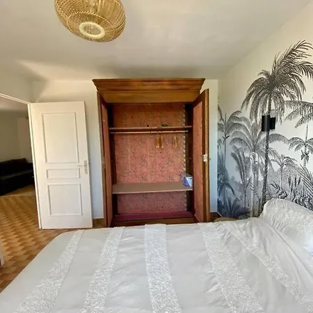 Apartment Avec Vue Sur Chateau Et Piscine Privee *