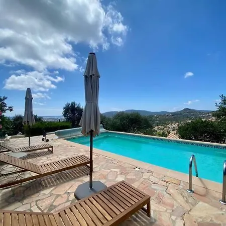 Apartment Avec Vue Sur Chateau Et Piscine Privee *