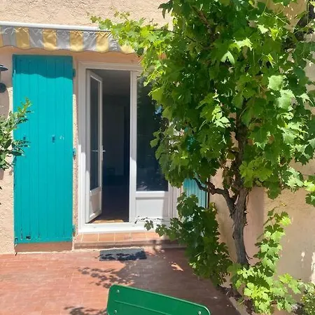 Apartment Avec Vue Sur Chateau Et Piscine Privee *
