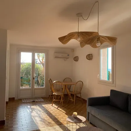 Avec Vue Sur Chateau Et Piscine Privee *